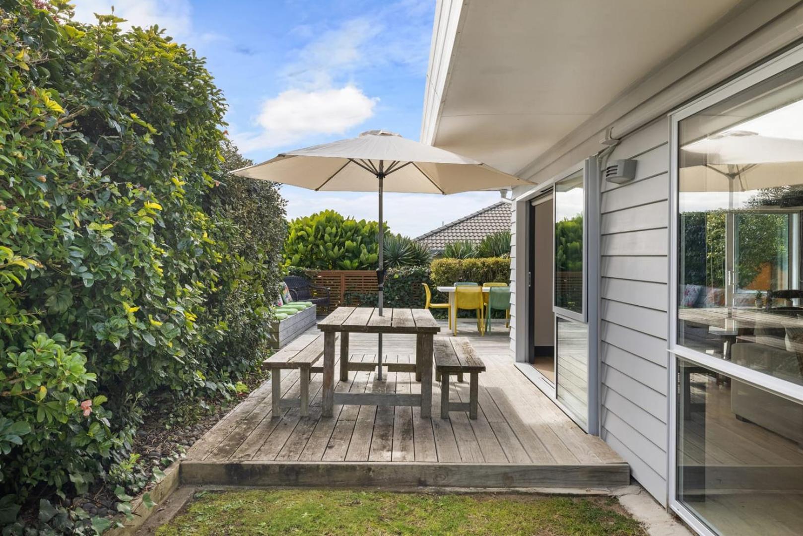 Seaside Beach Retreat - Outdoor Living Villa Mount Maunganui Esterno foto